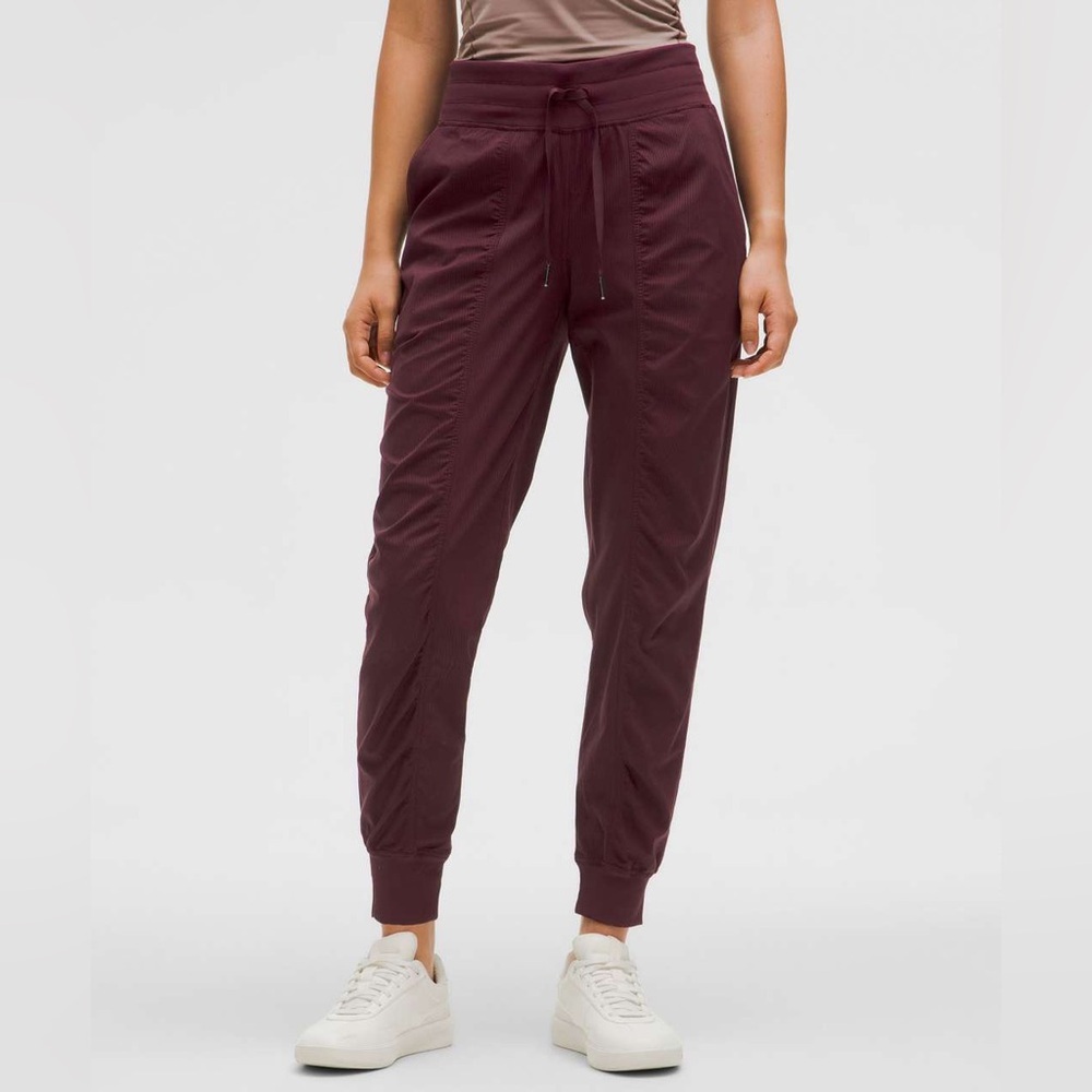 Lululemon Dance Studio Mid-Rise Jogger *Full Length in Garnet Size 2